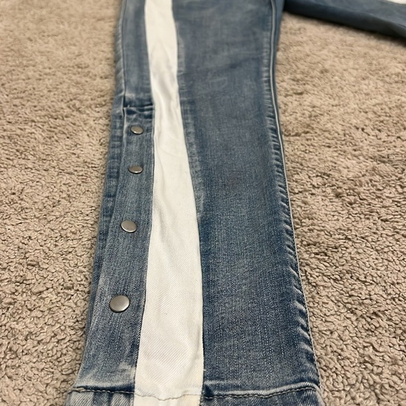 Hayden Jeans (L) - Picture 3 of 4